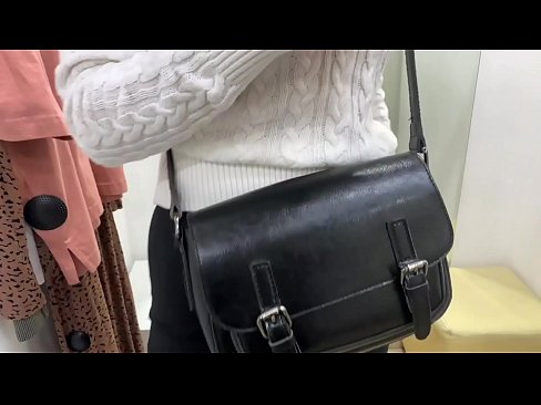 ❤️ Masturbasyon piblik nan jenn femèl FeralBerry ak yon gode nan sal la Fitting Pornografi Larisi nan ht.pornoreino-com.ru ️❤